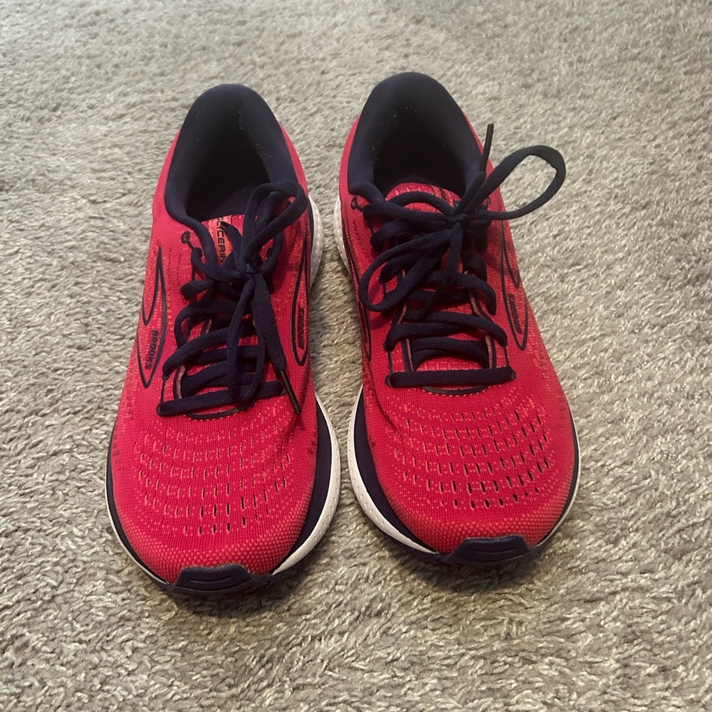 Brooks running shoes. Size 8.5